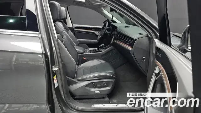 Volkswagen Touareg 2024 — Şəkil 12/36