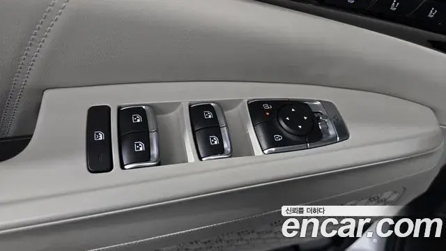 Kia Carnival 2024 — ფოტო 23/35