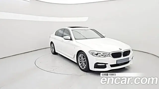 BMW 5 Series 2020 — Фото 2/20