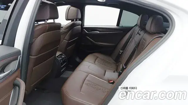 BMW 5 Series 2020 — Фото 10/20