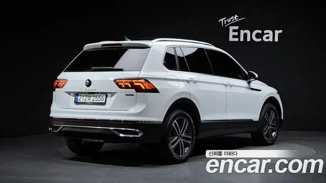 Volkswagen Tiguan 2023 — Photo 21/35