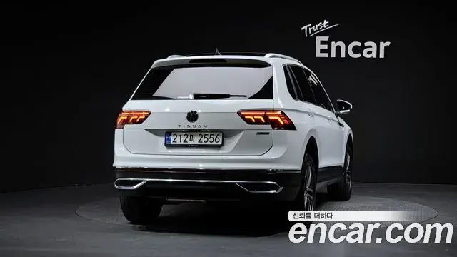 Volkswagen Tiguan 2023 — Photo 25/35