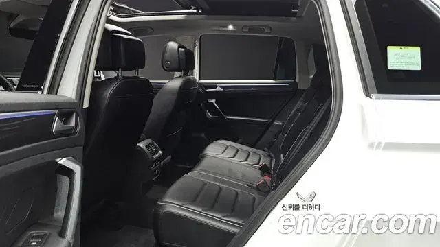 Volkswagen Tiguan 2023 — Photo 13/35