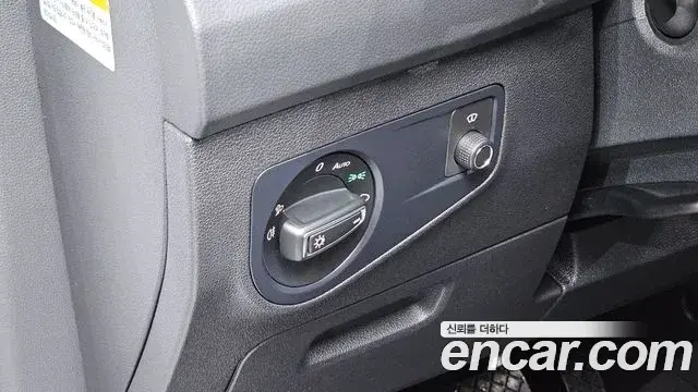 Volkswagen Tiguan 2023 — Photo 28/35