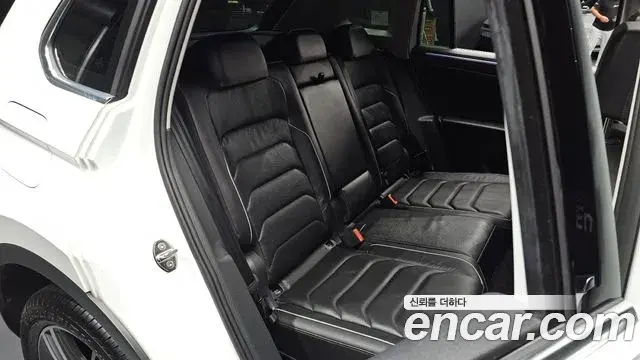 Volkswagen Tiguan 2023 — Photo 10/35