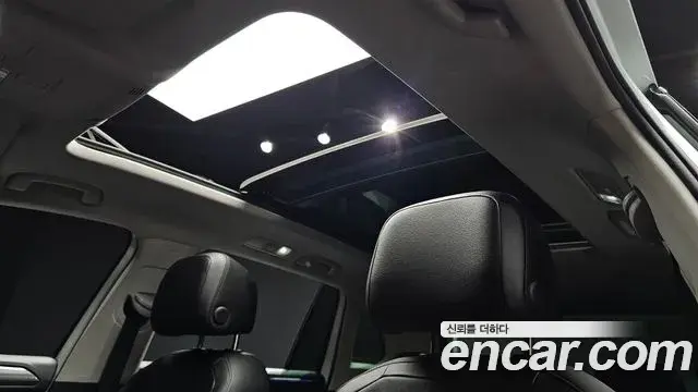 Volkswagen Tiguan 2023 — Photo 17/35