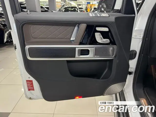 Mercedes-Benz G-Class 2023 — Фото 5/16