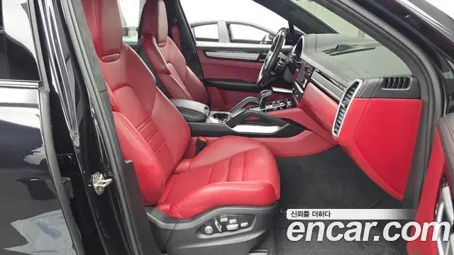 Porsche Cayenne 2021 — Фото 11/20