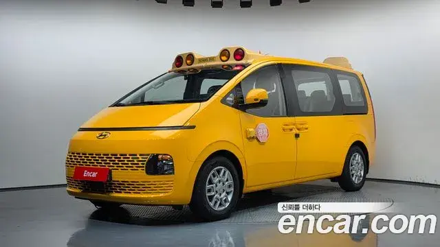 Hyundai Staria 2022 — Фото 1/20