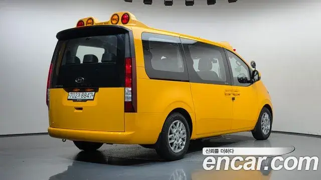 Hyundai Staria 2022 — Фото 2/20
