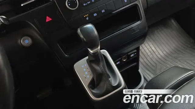 Hyundai Staria 2022 — Фото 9/20