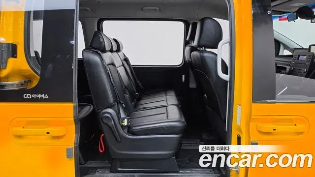 Hyundai Staria 2022 — Фото 11/20