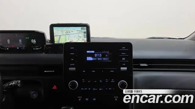 Hyundai Staria 2022 — Фото 13/20