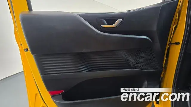 Hyundai Staria 2022 — Photo 10/33