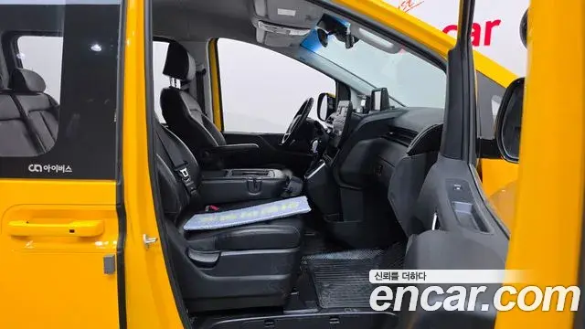 Hyundai Staria 2022 — Photo 30/33