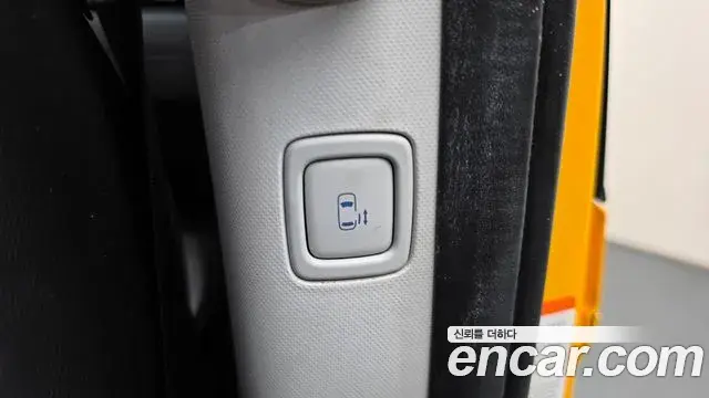 Hyundai Staria 2022 — Photo 28/33