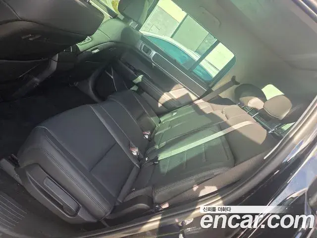 Hyundai Santa Fe 2025 — Photo 9/10