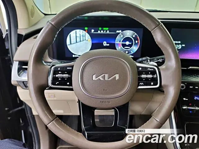 Kia Carnival 2022 — Photo 9/20