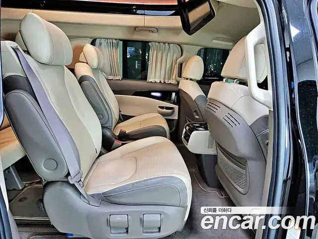 Kia Carnival 2022 — Photo 13/20