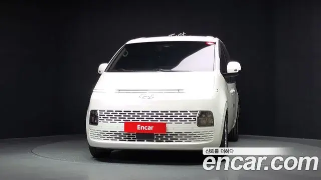 Hyundai Staria 2021 — Фото 3/20