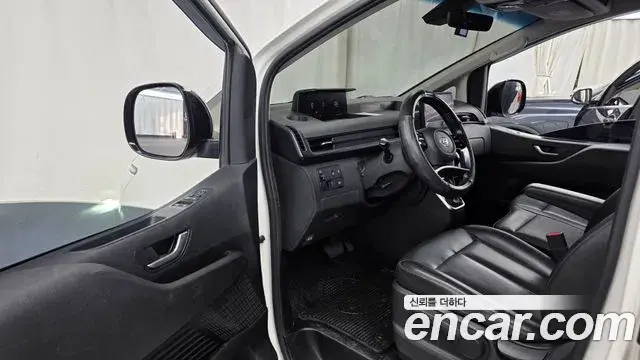 Hyundai Staria 2021 — Фото 10/20