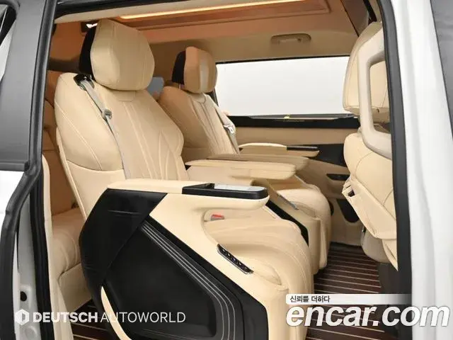 Kia Carnival 2023 — Фото 12/20