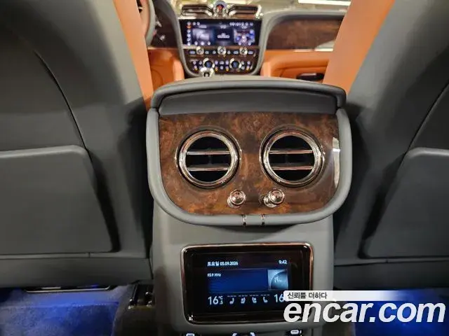Bentley Bentayga 2022 — Şəkil 19/20
