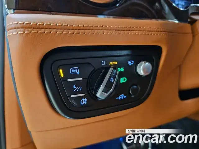 Bentley Bentayga 2022 — Şəkil 14/20