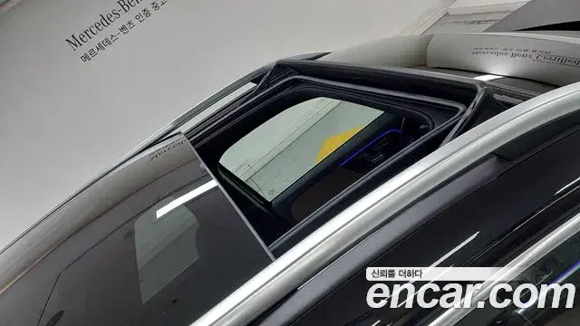 Mercedes-Benz GLB-Class 2025 — Photo 11/17