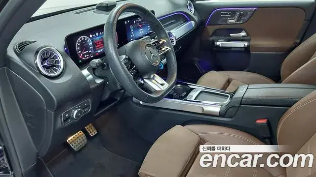 Mercedes-Benz GLB-Class 2025 — Photo 13/17