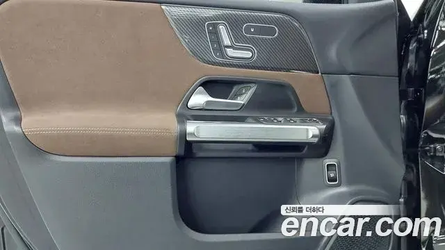 Mercedes-Benz GLB-Class 2025 — Photo 14/17