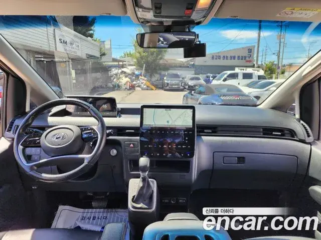 Hyundai Staria 2023 — Фото 6/18