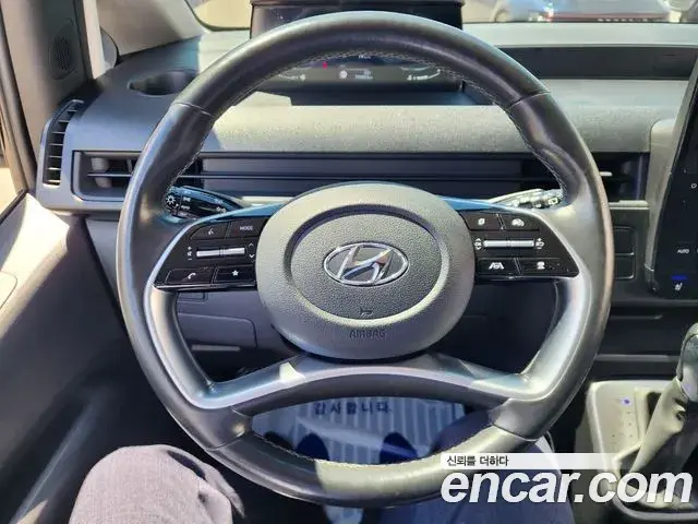 Hyundai Staria 2023 — Фото 7/18