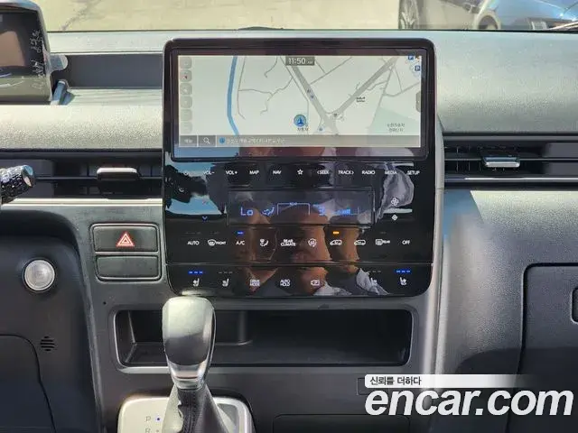 Hyundai Staria 2023 — Фото 9/18