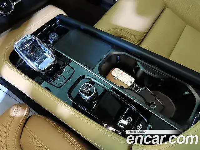Volvo XC90 2024 — Şəkil 17/20