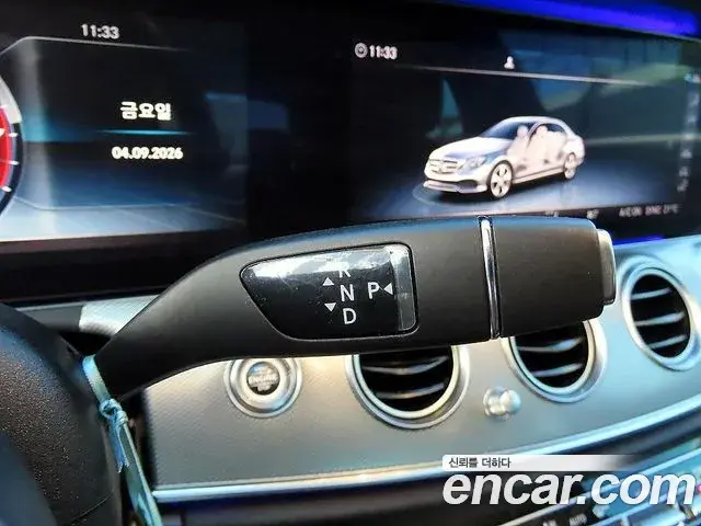Mercedes-Benz E-Class 2020 — Фото 11/20