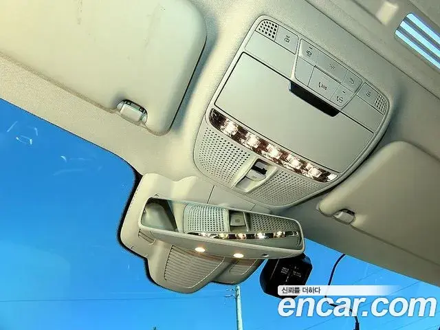 Mercedes-Benz E-Class 2020 — Фото 15/20
