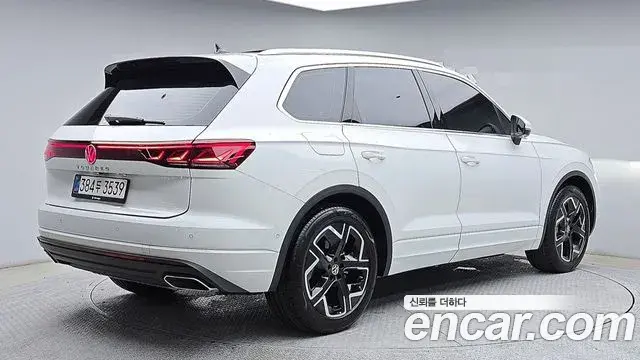 Volkswagen Touareg 2025 — Фото 1/20
