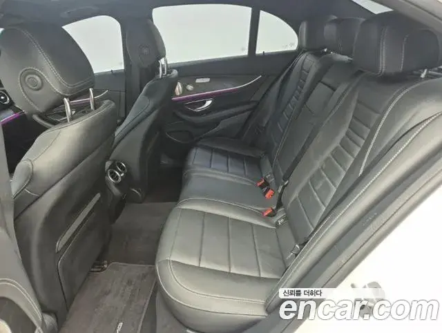 Mercedes-Benz E-Class 2023 — Фото 17/20