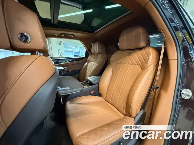 Bentley Bentayga 2018 — ფოტო 10/20