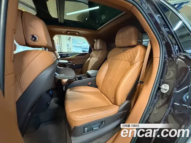 Bentley Bentayga 2018 — ფოტო 12/20