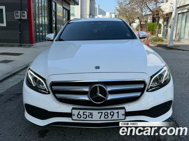 Mercedes-Benz E-Class 2018 — Фото 15/15