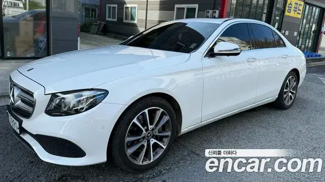 Mercedes-Benz E-Class 2018 — Фото 2/15