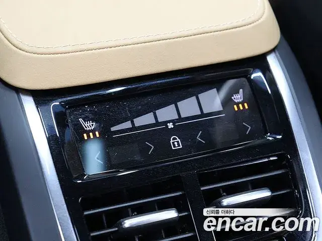 Volvo XC90 2024 — Photo 8/20