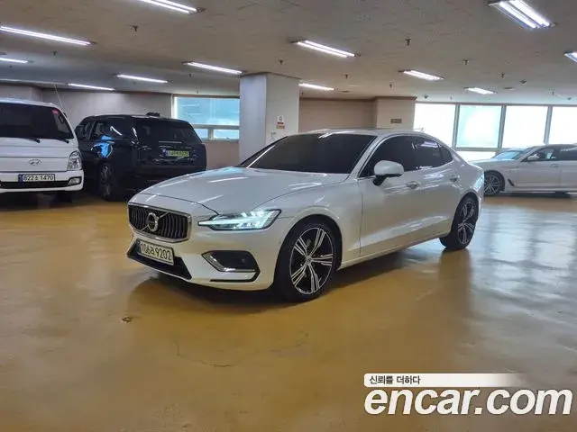 Volvo S60 2021 — ფოტო 3/18