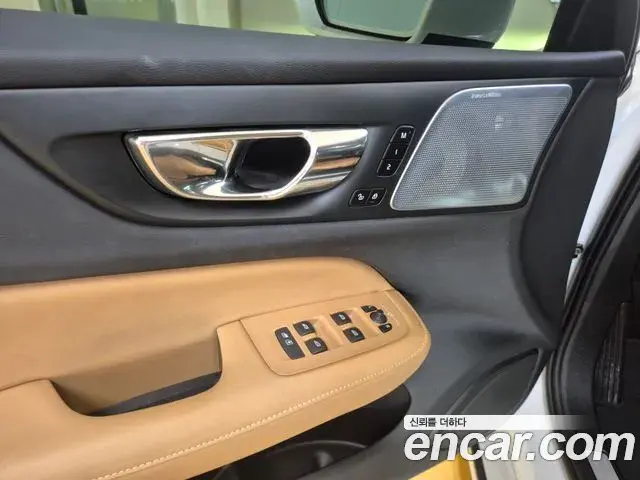 Volvo S60 2021 — ფოტო 18/18