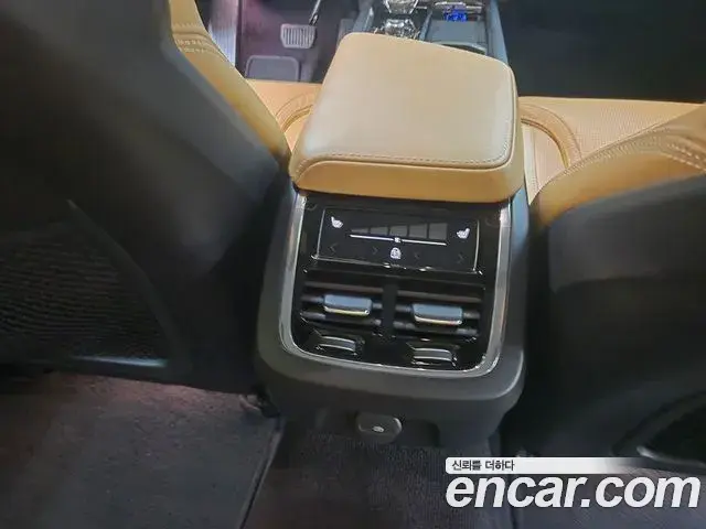 Volvo S60 2021 — ფოტო 13/18