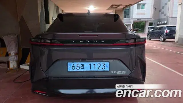 Lexus RZ450e 2023 — ფოტო 12/15