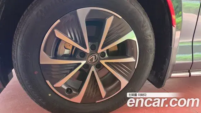 Lexus RZ450e 2023 — ფოტო 3/15