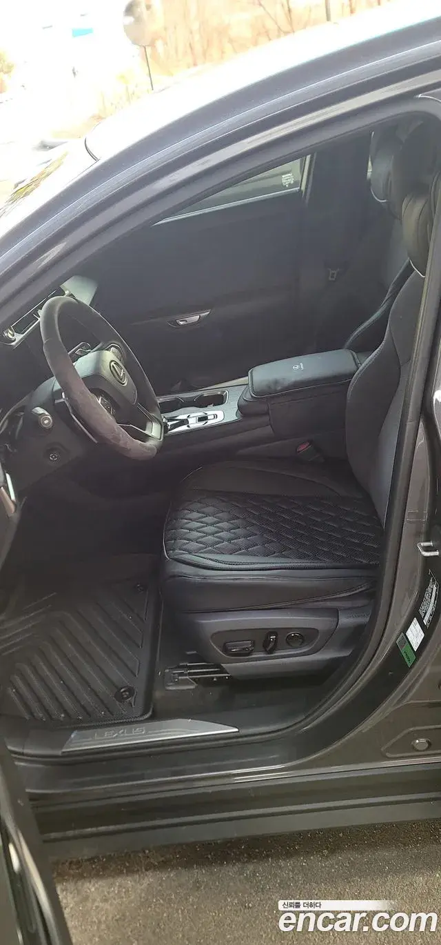 Lexus RZ450e 2023 — ფოტო 13/15